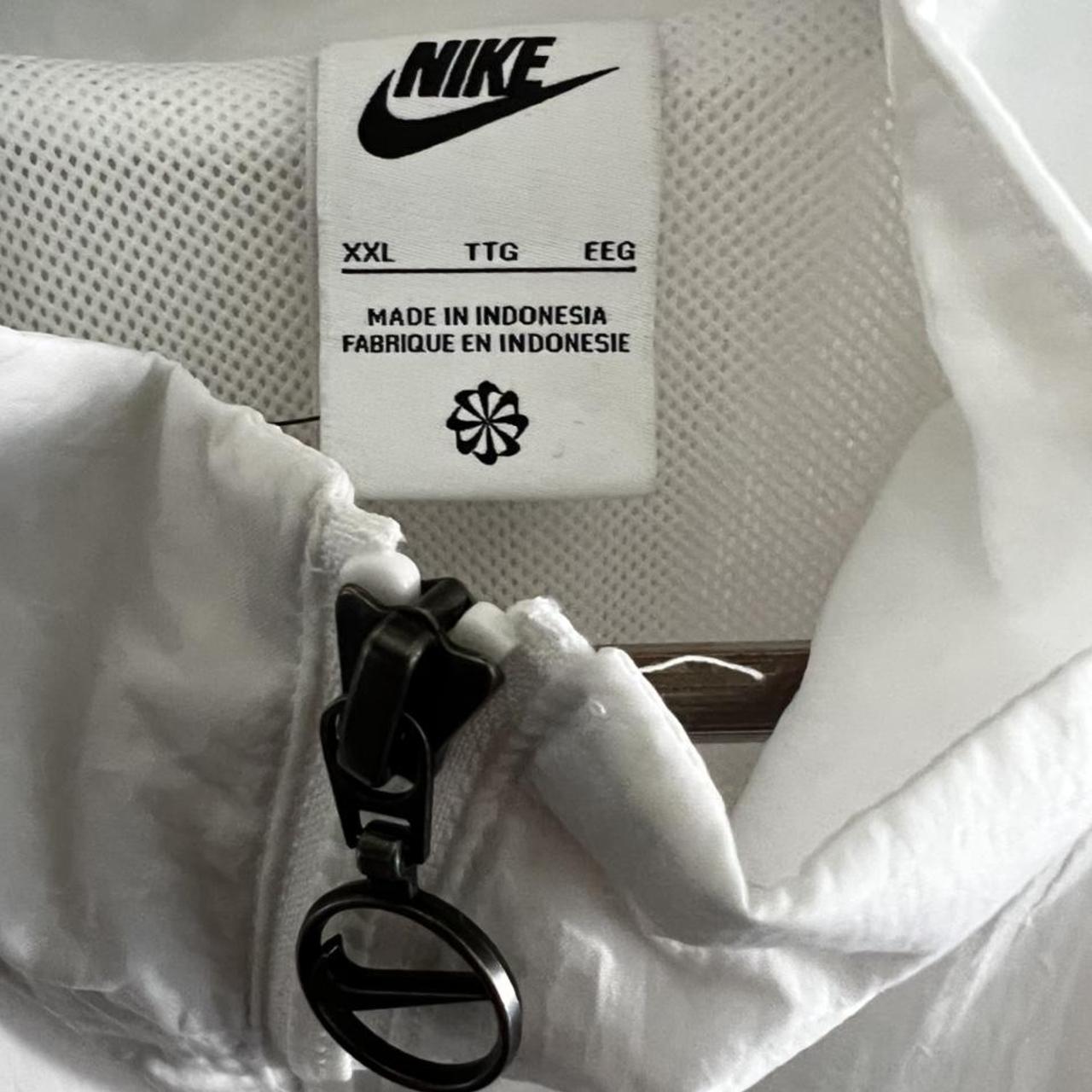 womens nike wind breaker