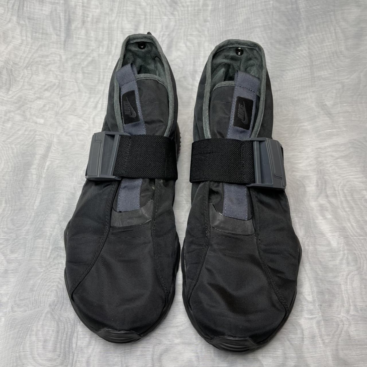 nike komyuter se triple black