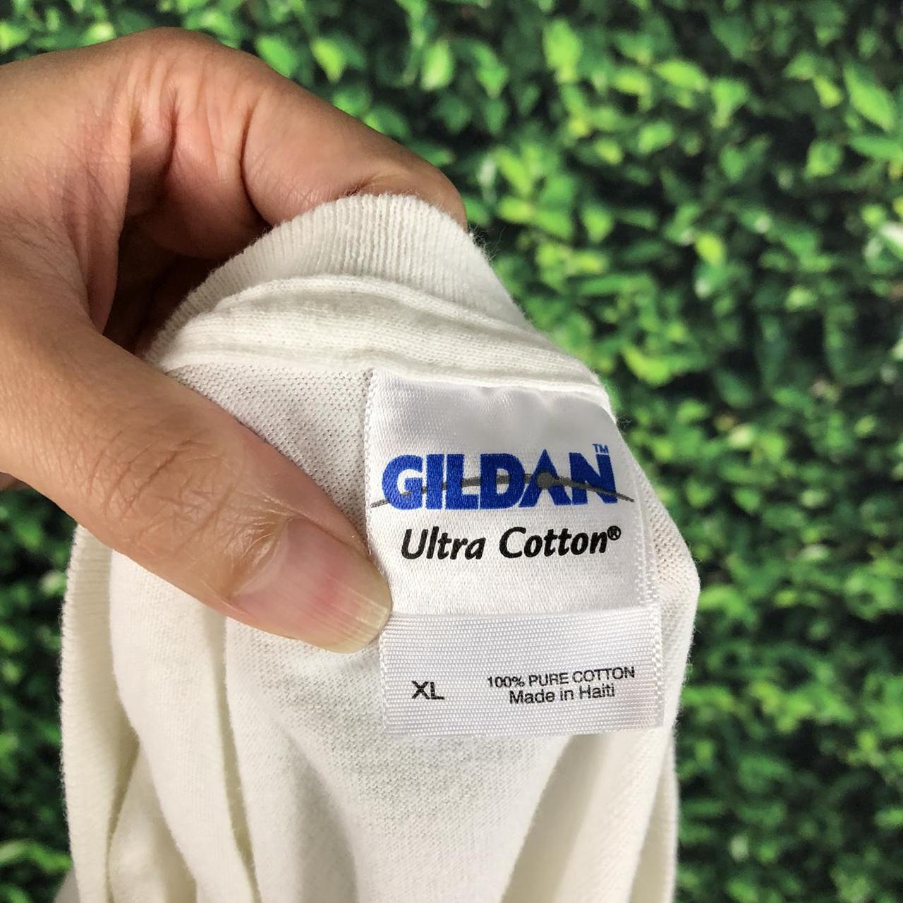 Gildan Men's White and Blue T-shirt (4)