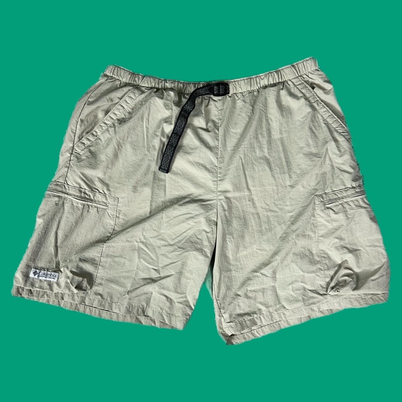 Y2K Columbia hiking shorts., Waist 36” length