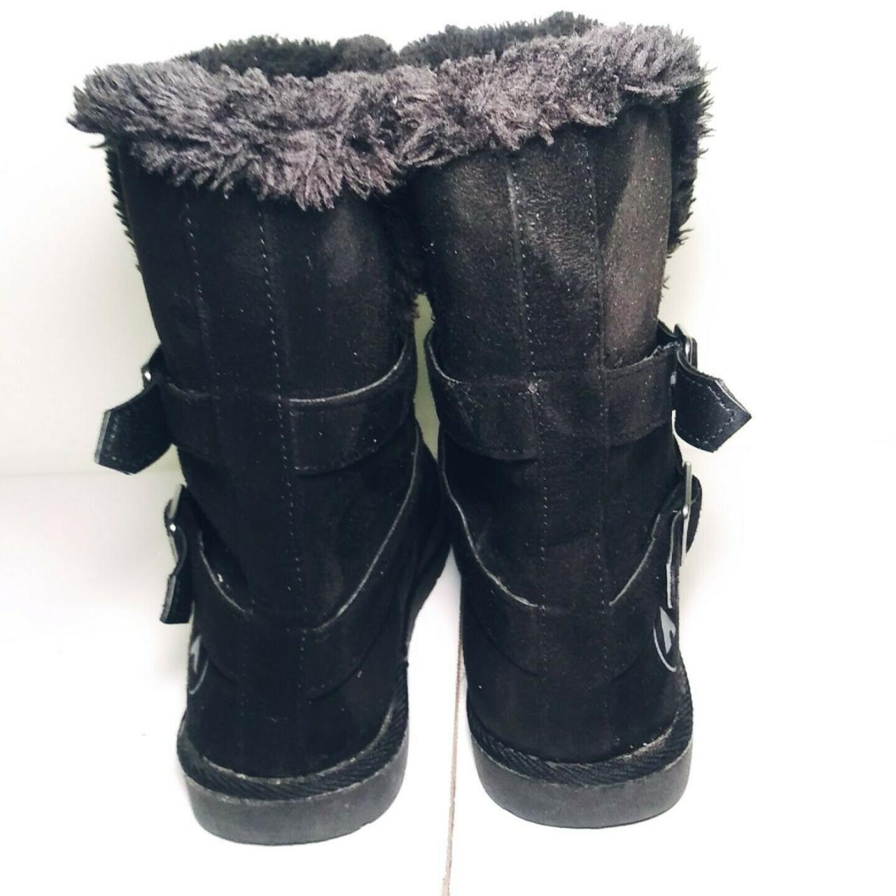 Size 7.5 Women's Airwalk Snow Boots - Depop