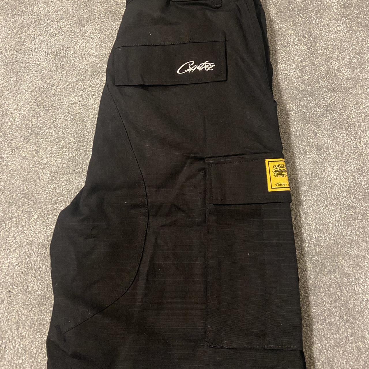 Corteiz Cargo Shorts Black Large - Depop