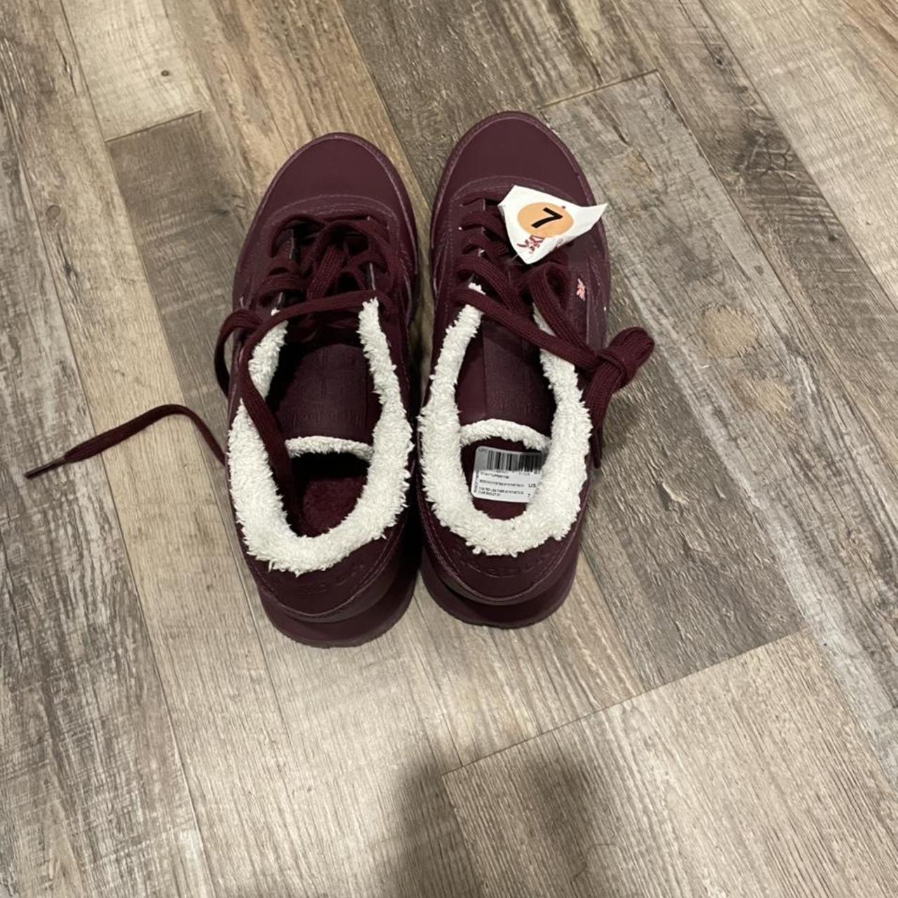 reebok female sneakers