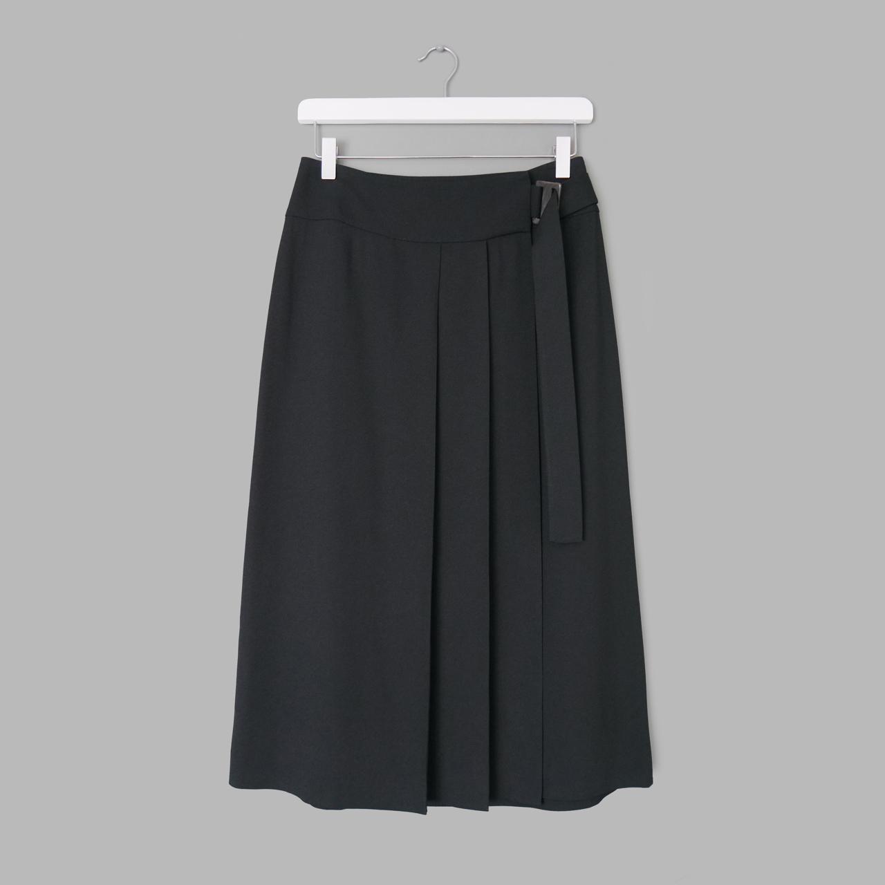  Jigsaw Modern Kilt Skirt This stylish women's... Depop