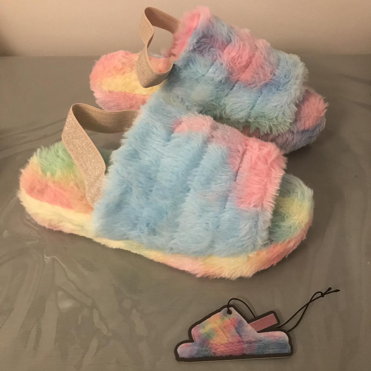 Soo outlet fluffy slides