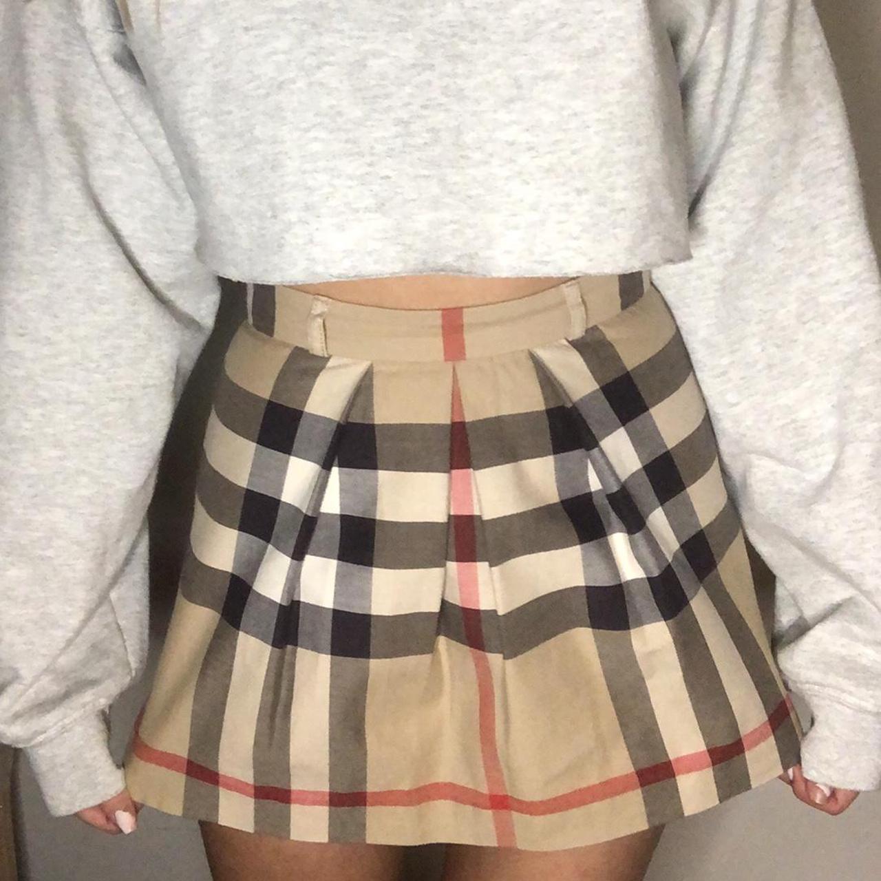 burberry skirt hole