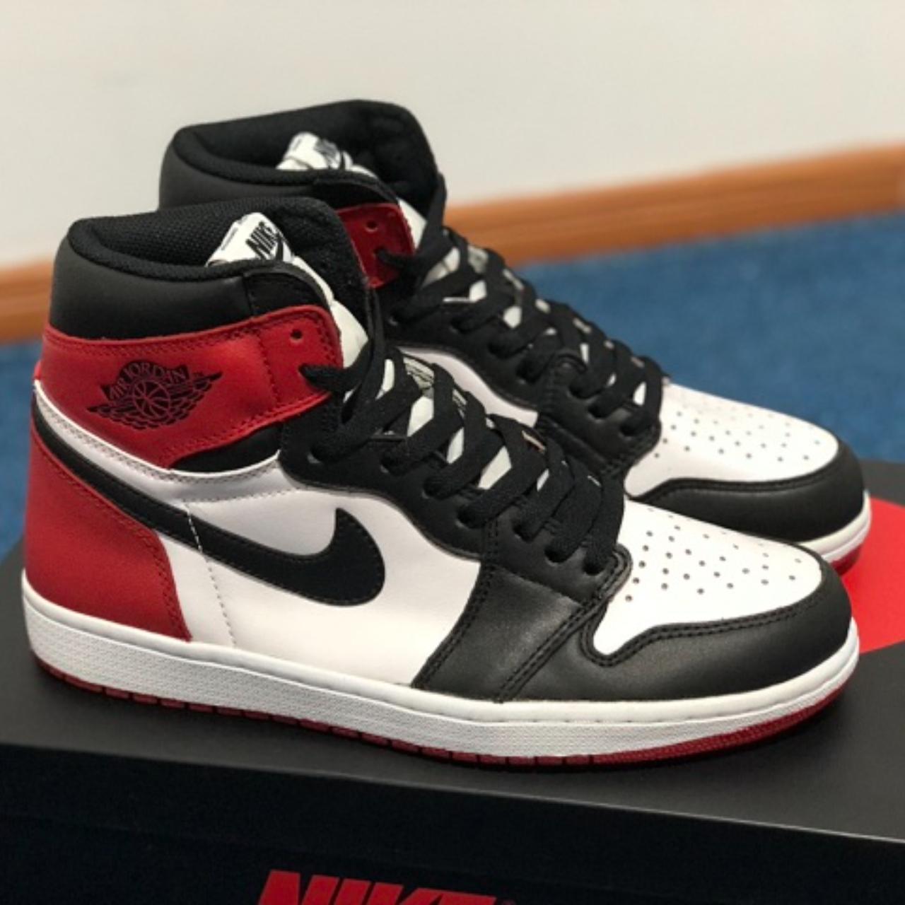 Nike Men's Black and Red Trainers | Depop