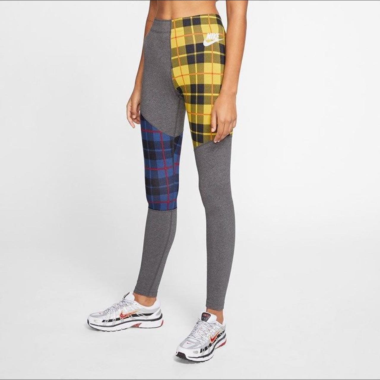 Nike plaid tartan women s leggings Size small New