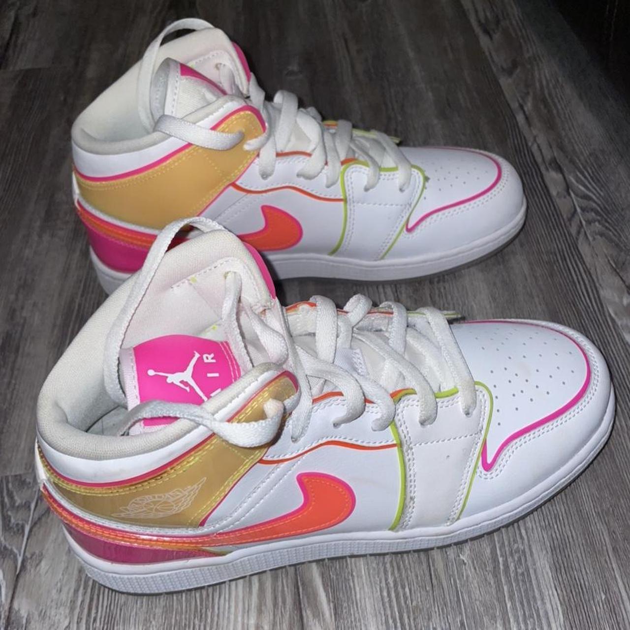 jordan 1 mid edge glow