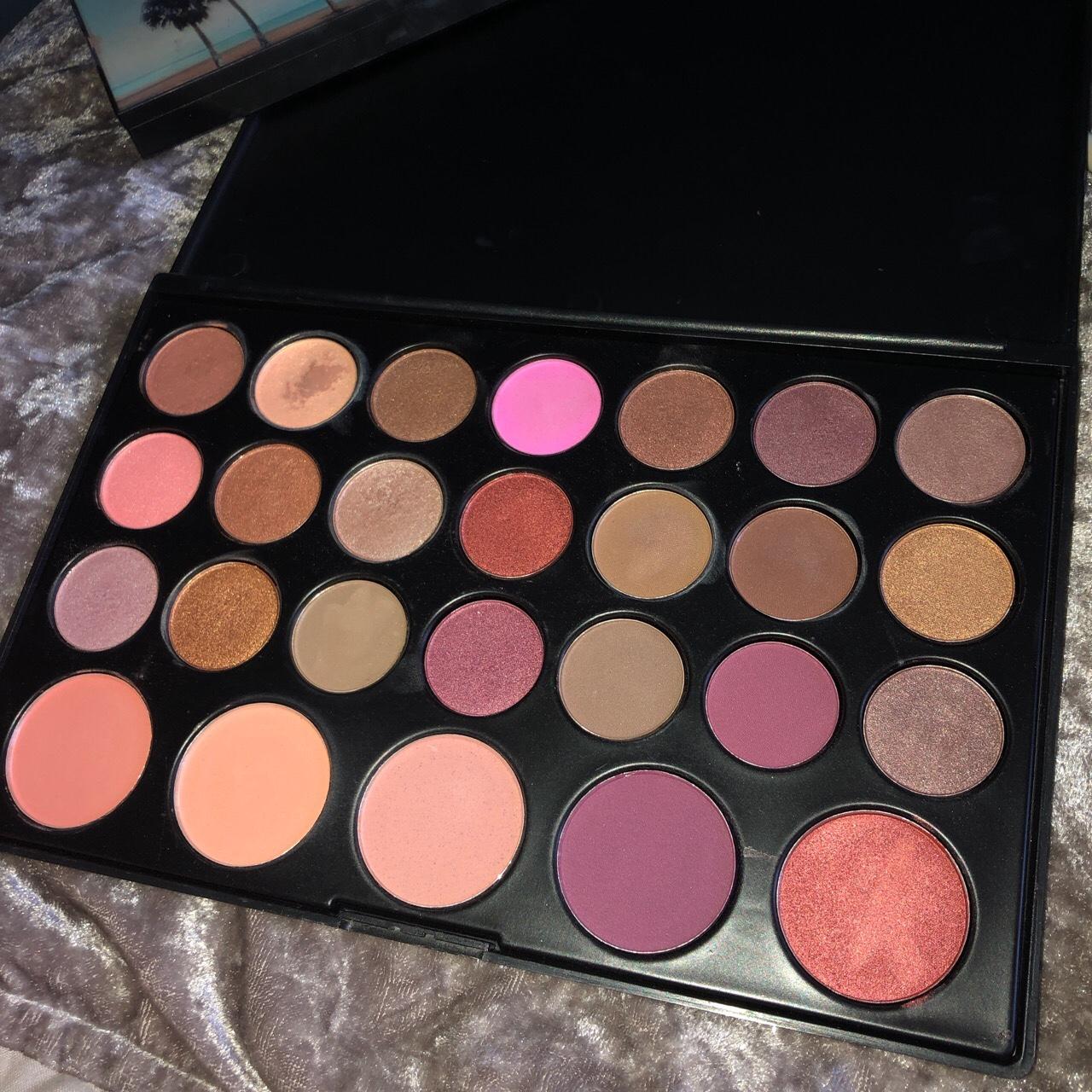 Blank Canvas Cosmetics Eyeshadow palette with 26