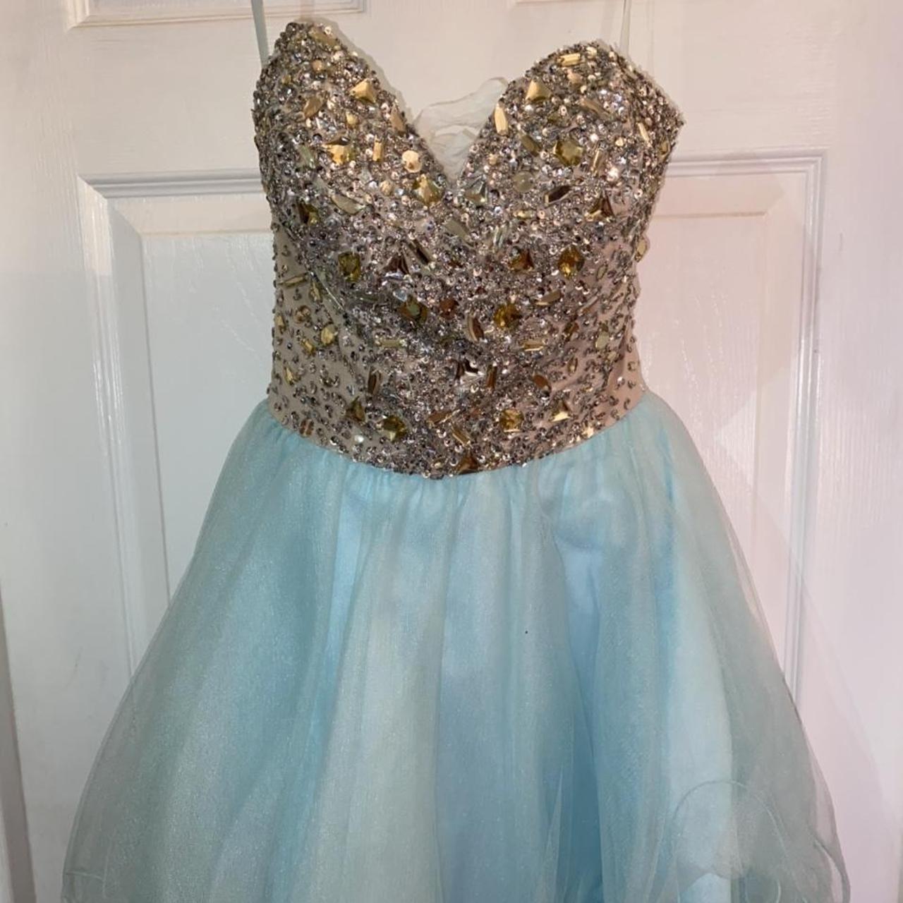 Product Image 1 - Beautiful light blue with sparkly