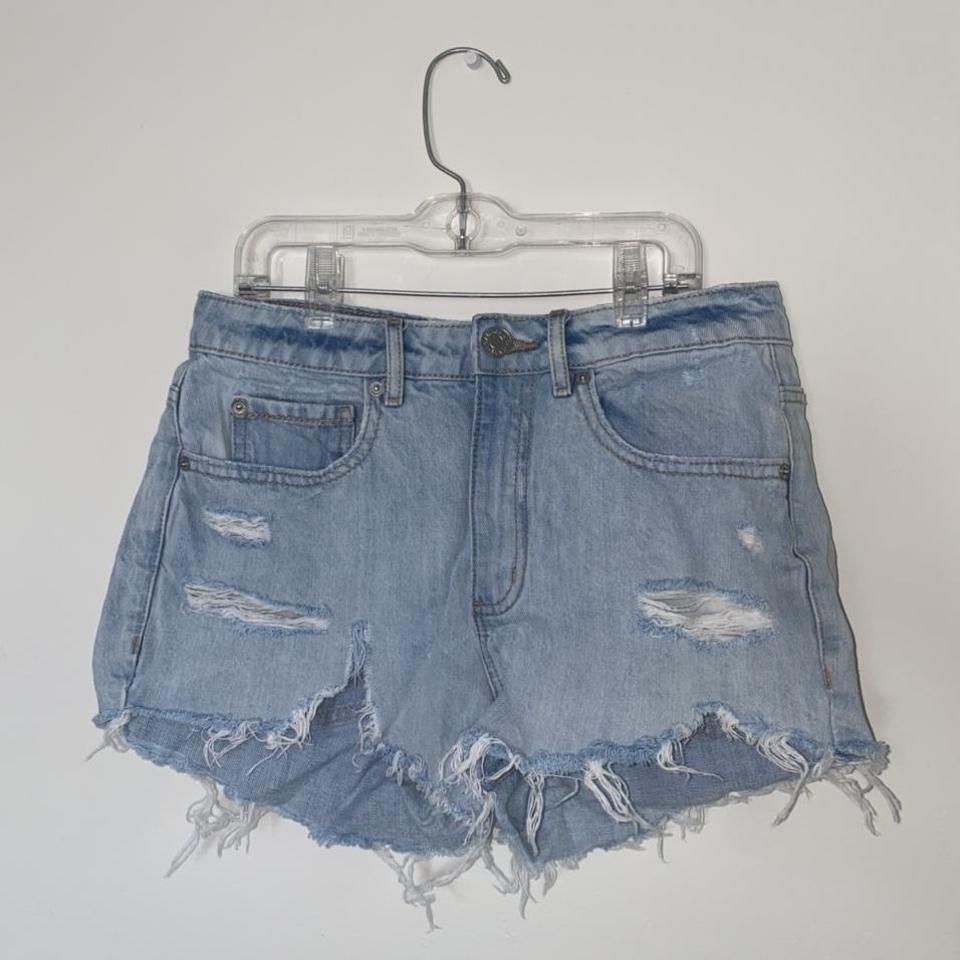 💙 light wash high rise short shorts💙 -super - Depop