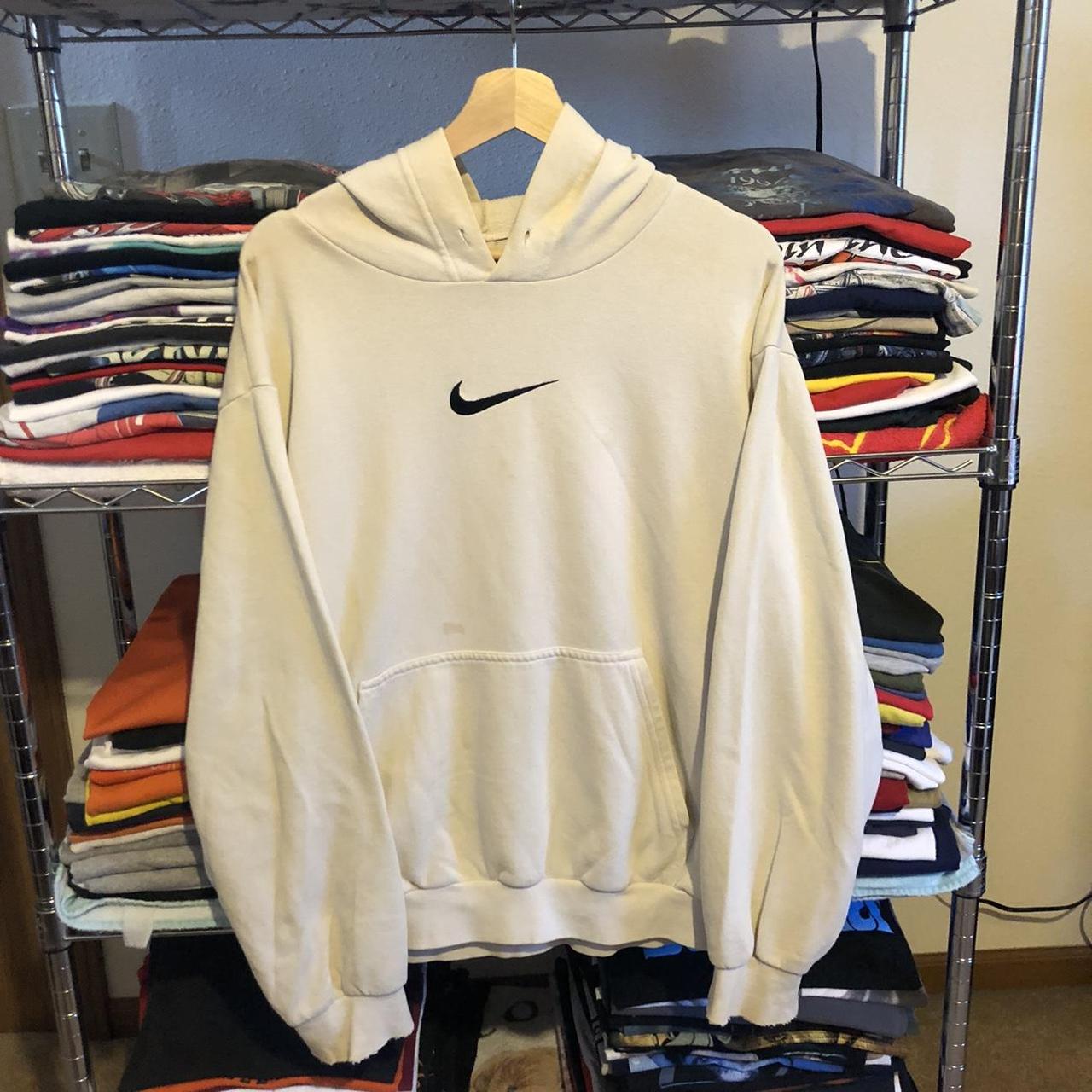 Nike middle best sale check hoodie