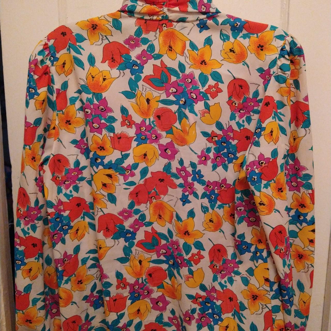 I love this funky piece! This amazing vintage floral... - Depop