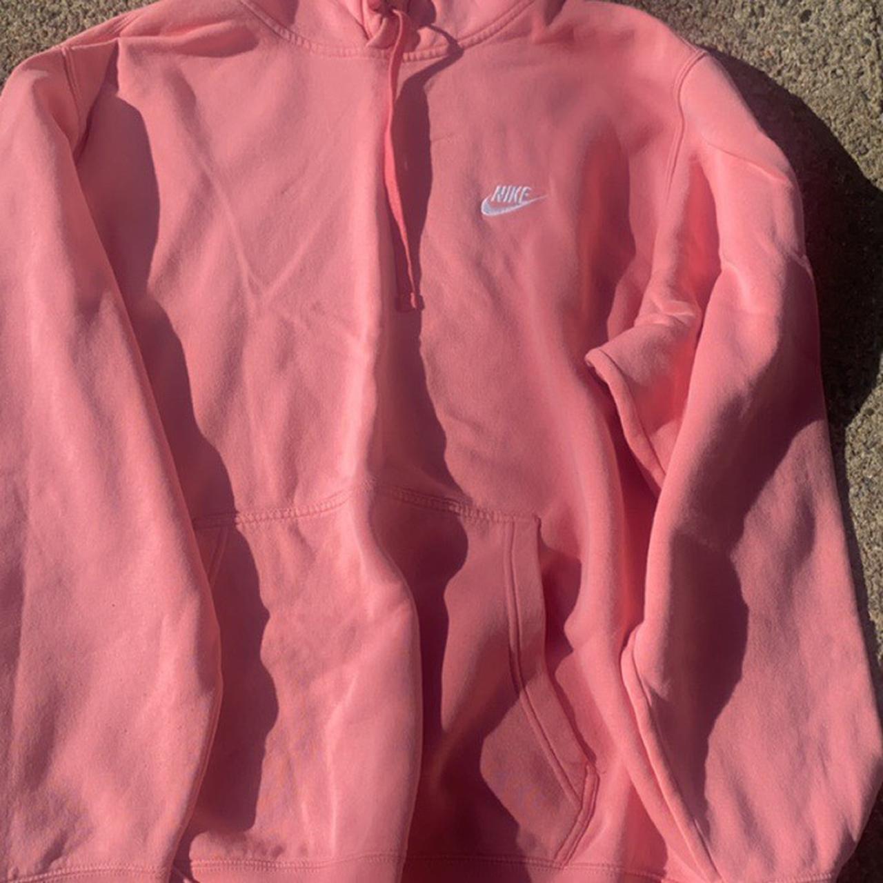 XXL Pastel Peach Nike Pull over, Has a SLIGHT