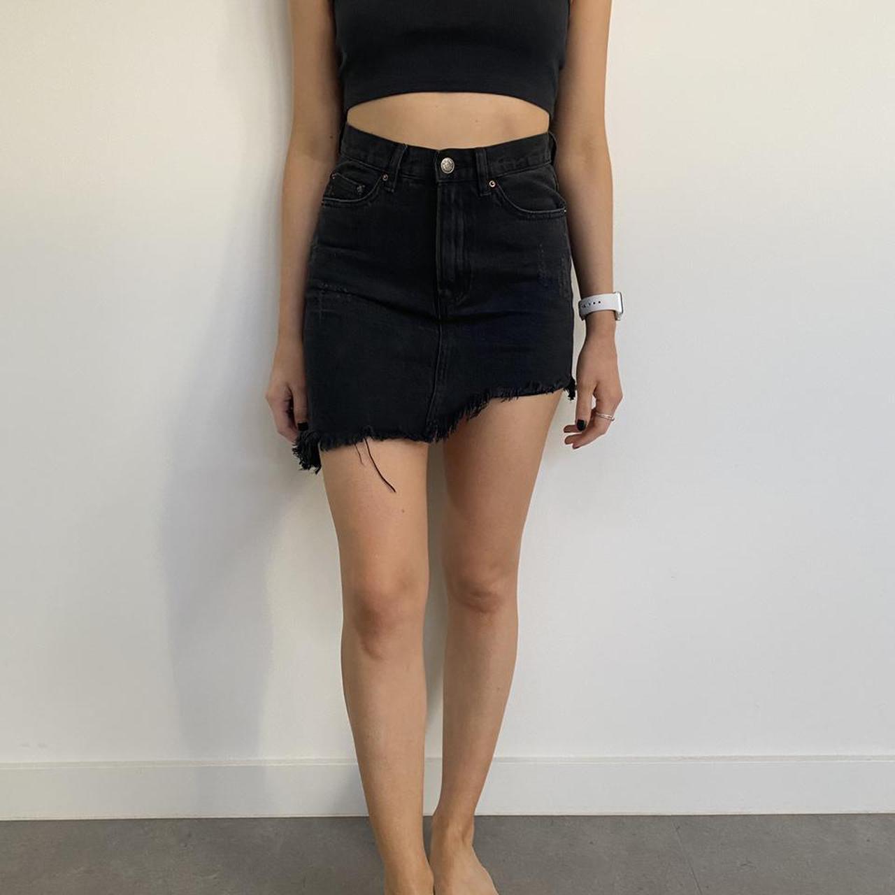 Asymmetric denim skirt. Black and high-waisted - Depop