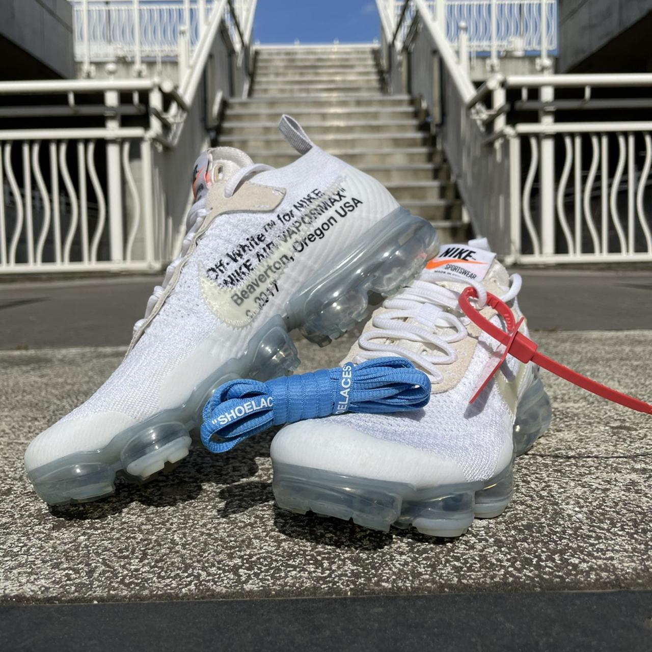 Off white vapormax with blue laces on sale