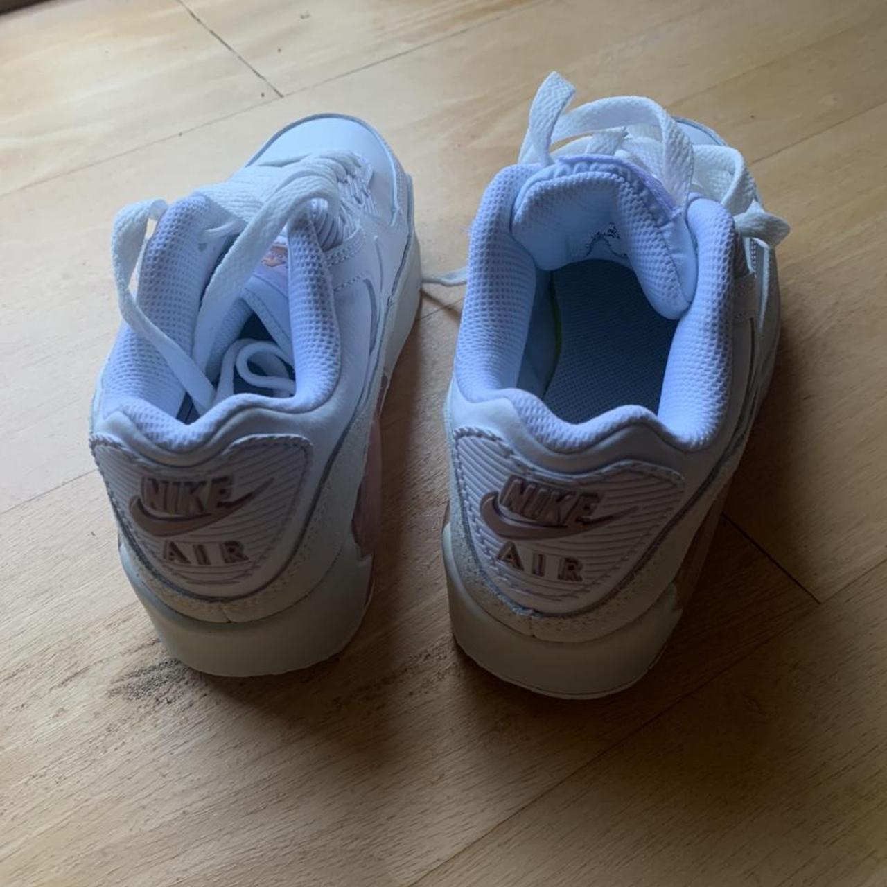 a90 nike