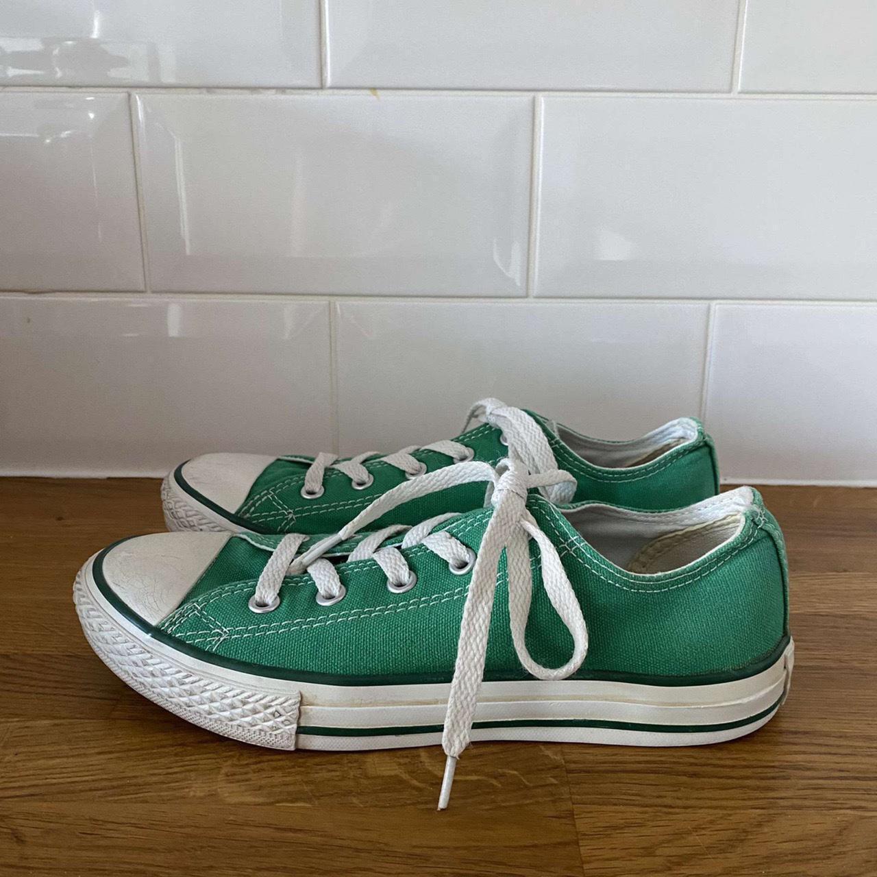 Green converse low tops Uk2.5 Eu35 cm22 US... - Depop