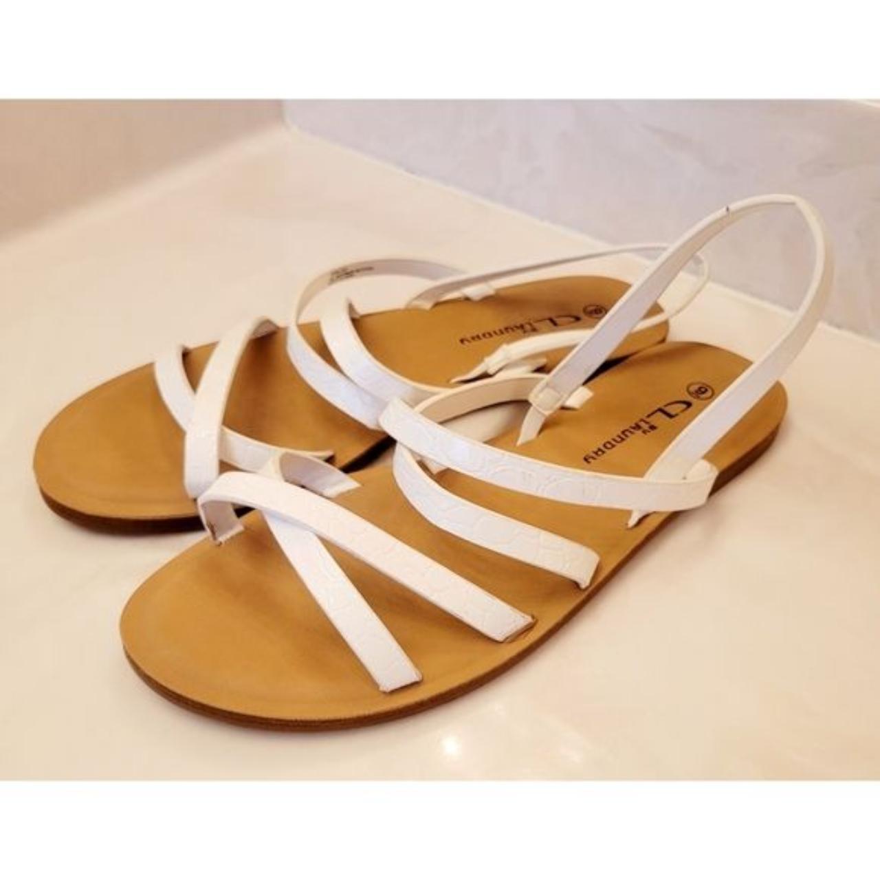 CL by Chinese Laundry Women's White and Tan Sandals | Depop