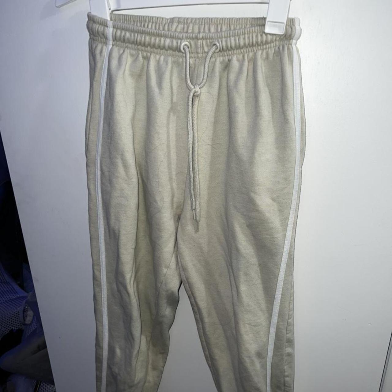 Boohoo Women's Cream and White Joggerstracksuits Depop