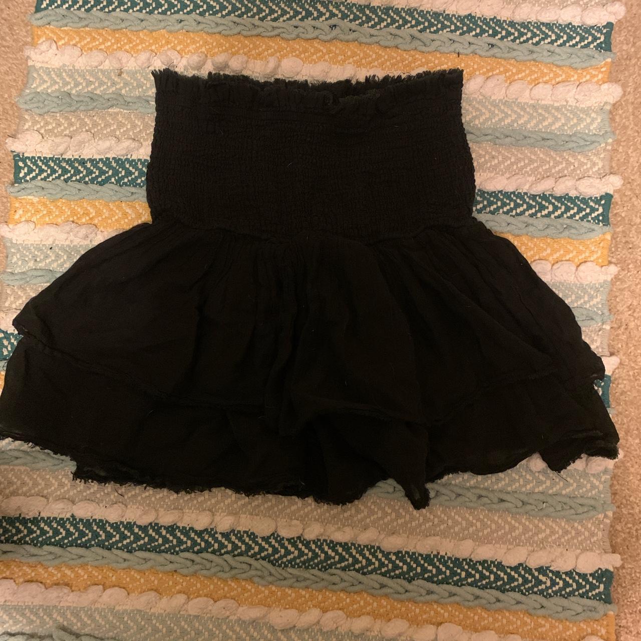 really cute black flowy skirt!! can wear to the... - Depop