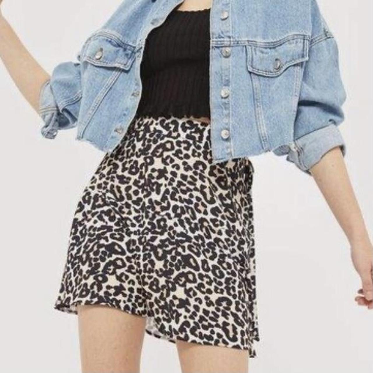 Topshop Leopard print flippy mini skirt size 10