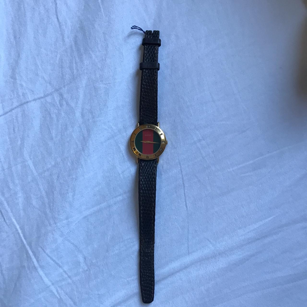 Gucci watch store green face