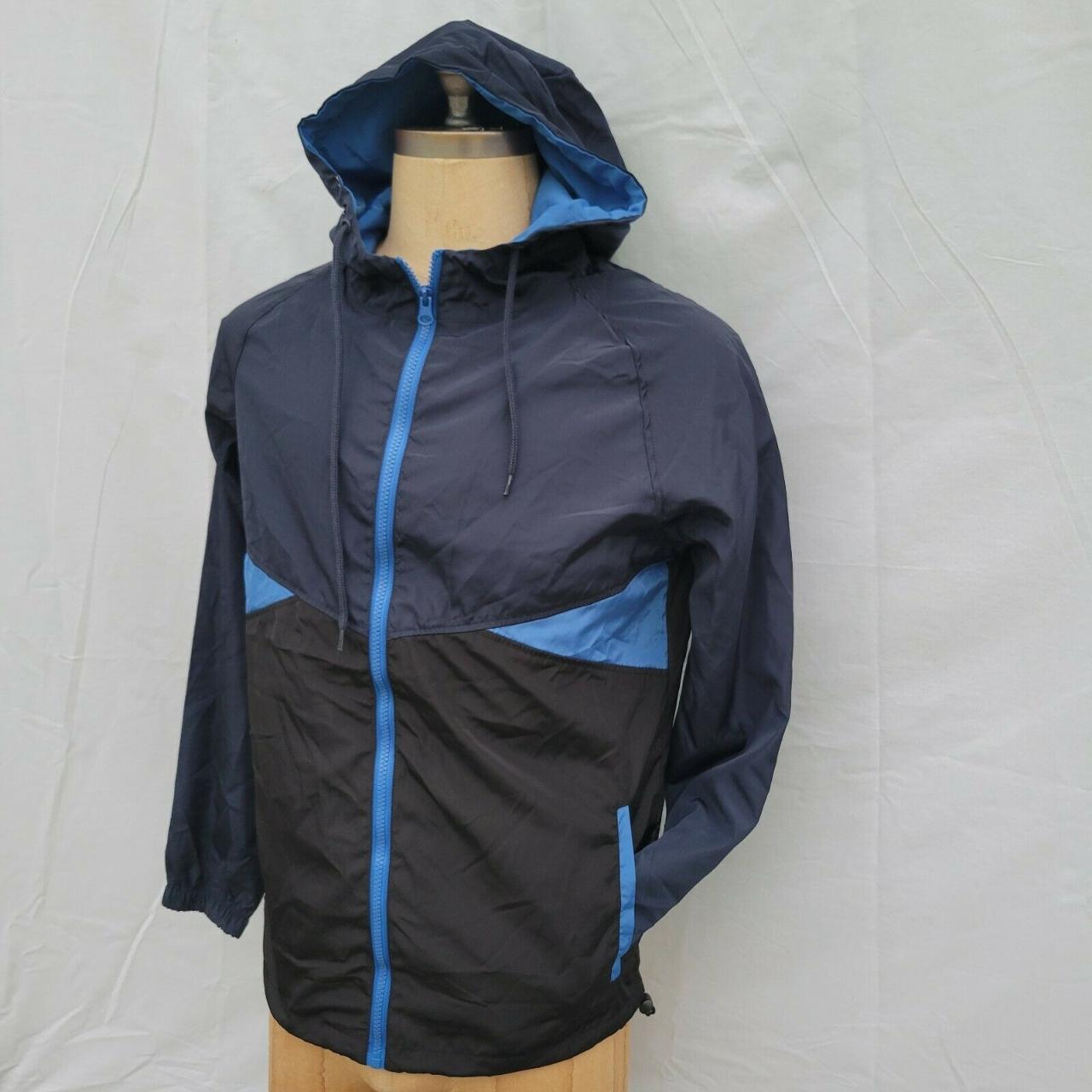 Beautiful giant sale hooded windbreaker