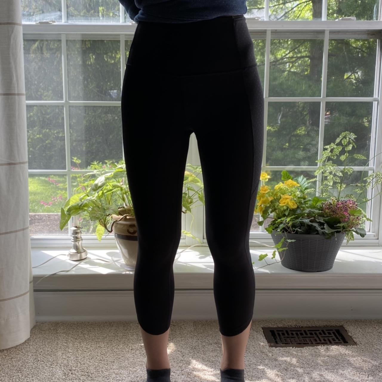 lululemon black align super high rise crop leggings - Depop