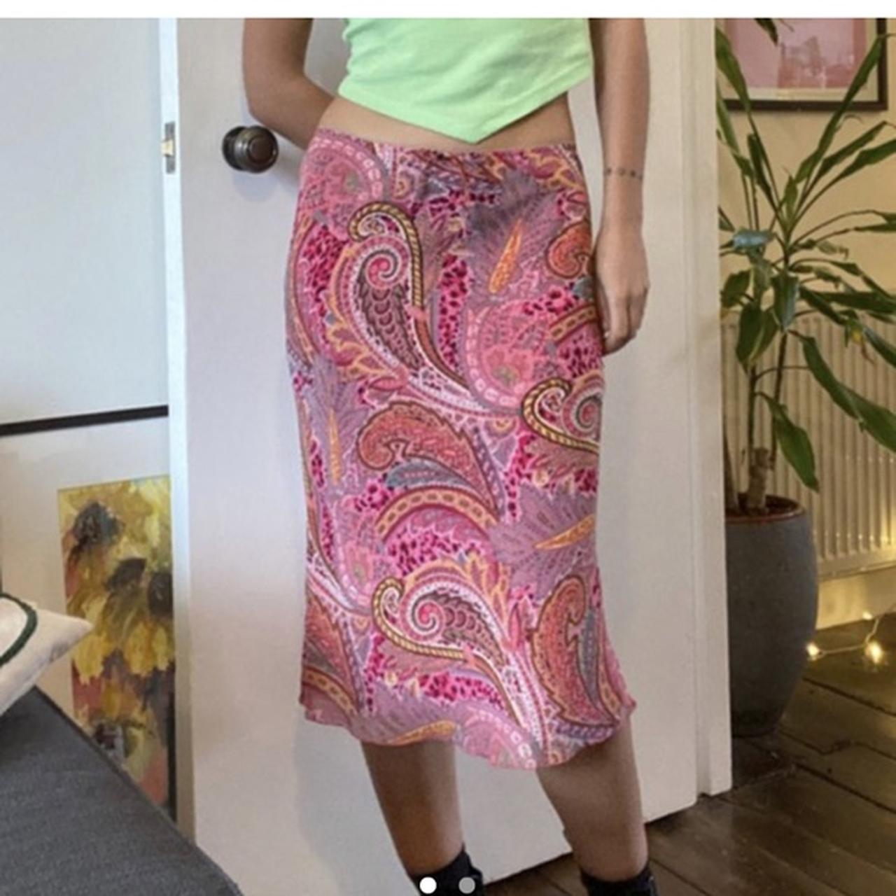 want-to-buy-this-urban-outfitters-pink-paisley-midi-depop