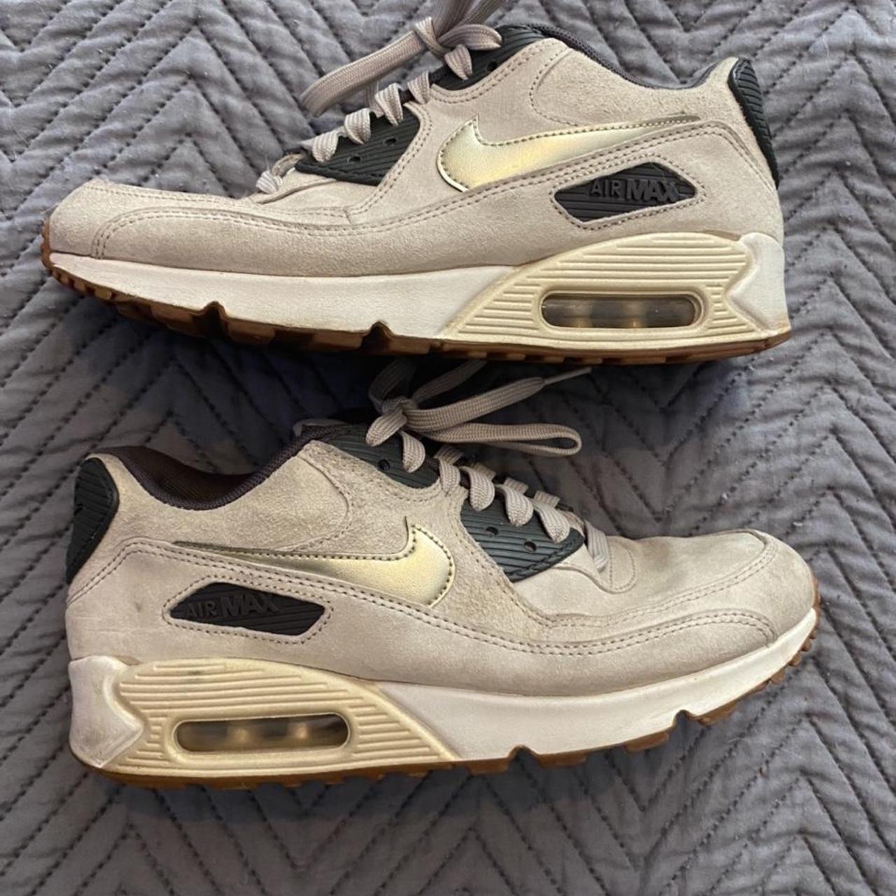 Nike Women's Cream and Gold Trainers | Depop