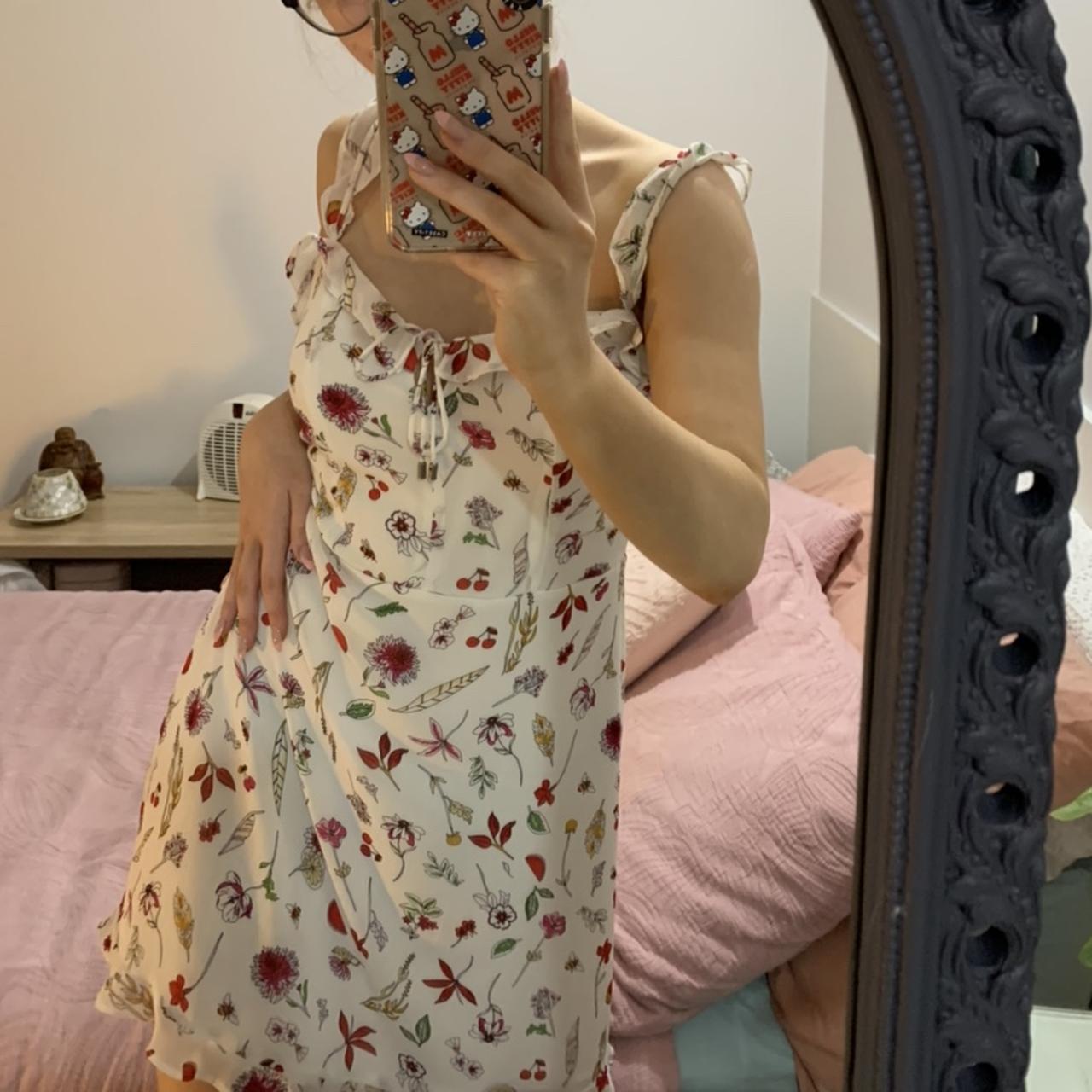 Floral Summer dress from sportsgirl Wore this once... Depop