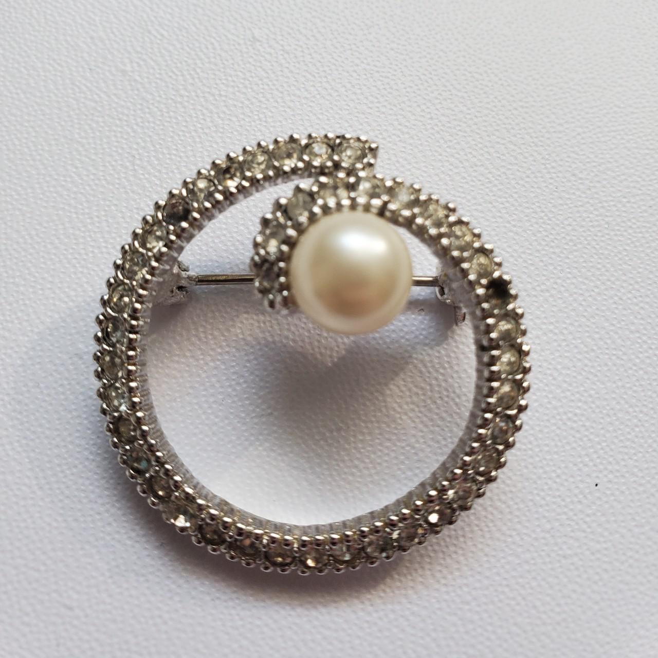 Product Image 2 - Silver rhinestone and pearl pin.