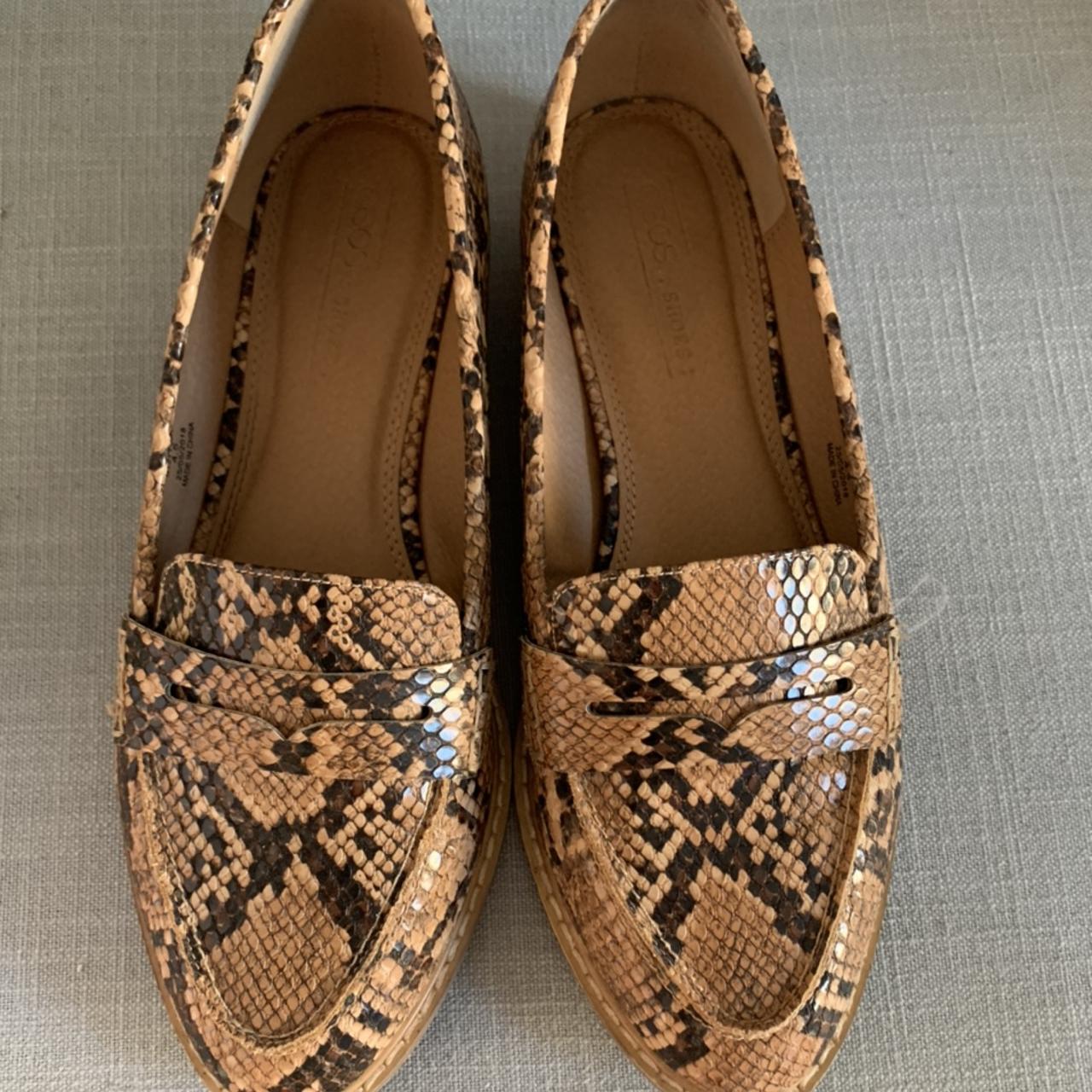 Womens snake best sale print loafers