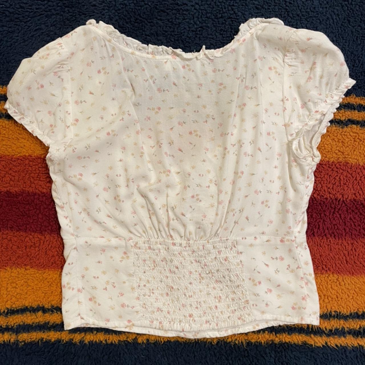 Hollister Baby Doll T-Shirt. Very lightly worn. Let... - Depop