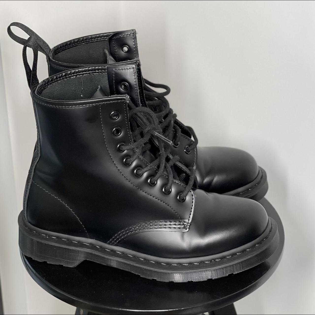 DR. MARTENS 1460 MONO BLACK SMOOTH IN SIZE UK6 EU