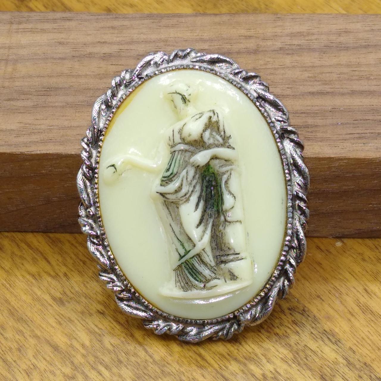 Product Image 1 - Vintage Roman Woman Cameo Brooch,