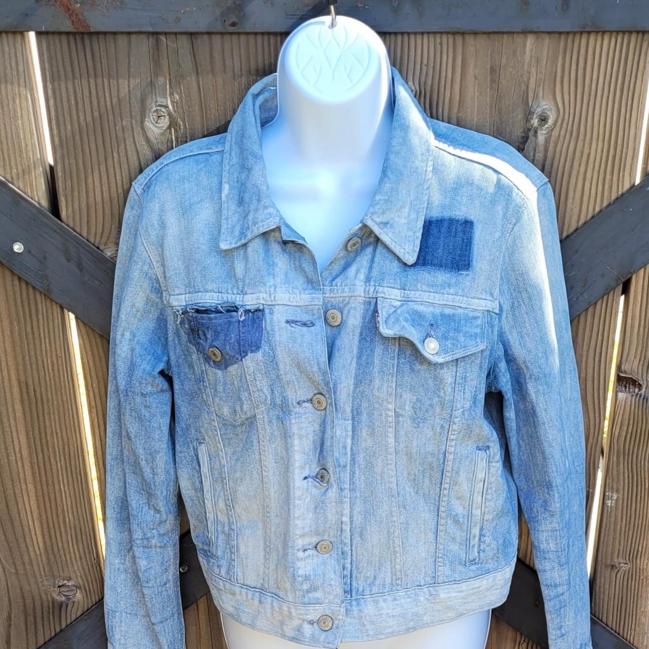 Distressed vintang Levi Denim jacket lightly used - Depop