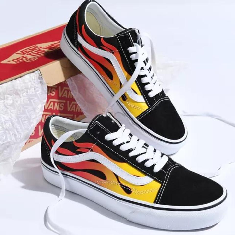 Black vans hot sale with fire