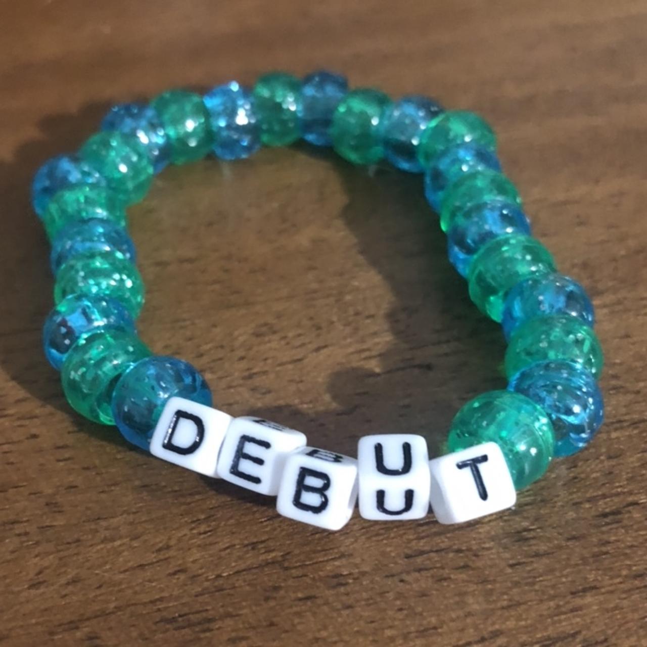 debut bracelet! : r/TaylorSwift