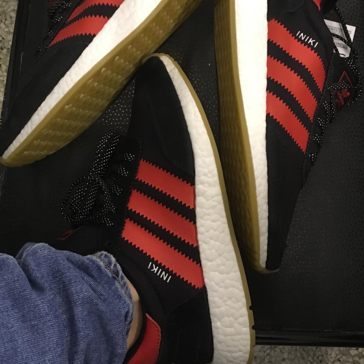 Iniki london online