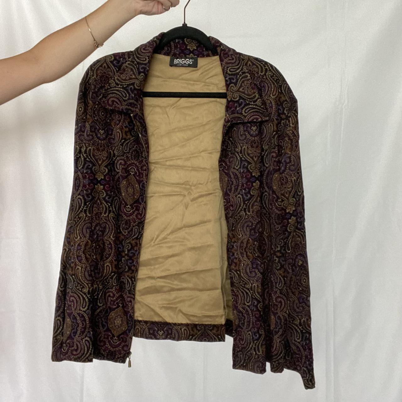 💰 Vintage paisley jacket by Briggs. Has shoulder... - Depop