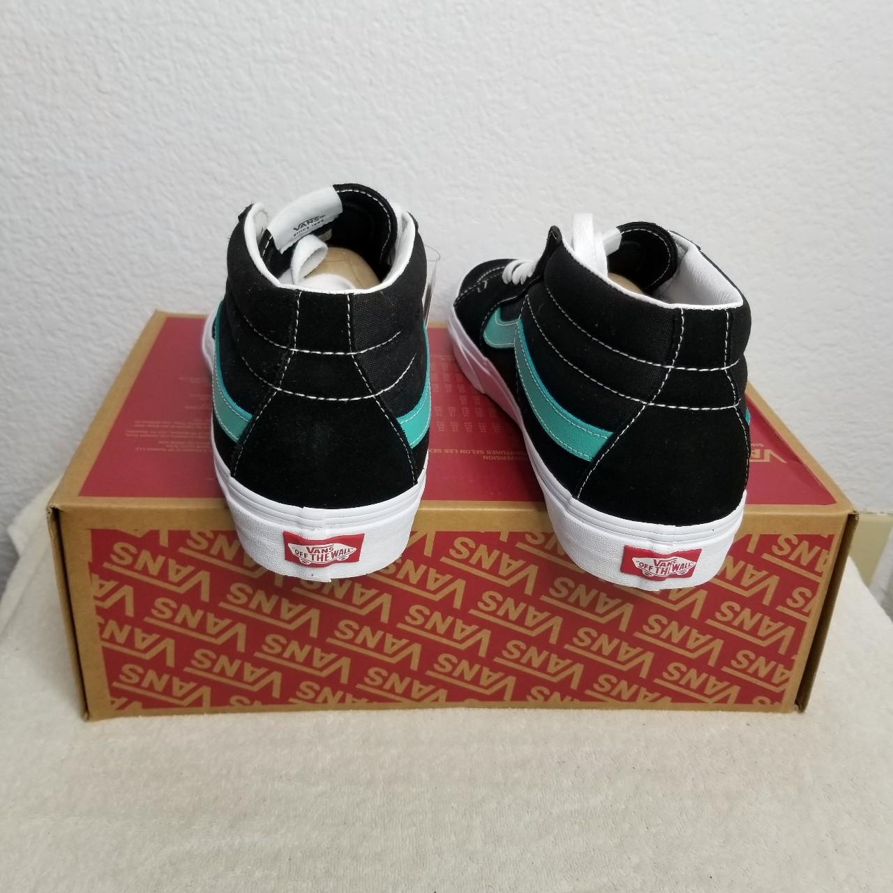 Product Image 4 - Van's SK8-Mid Classic Sport Sneaker
