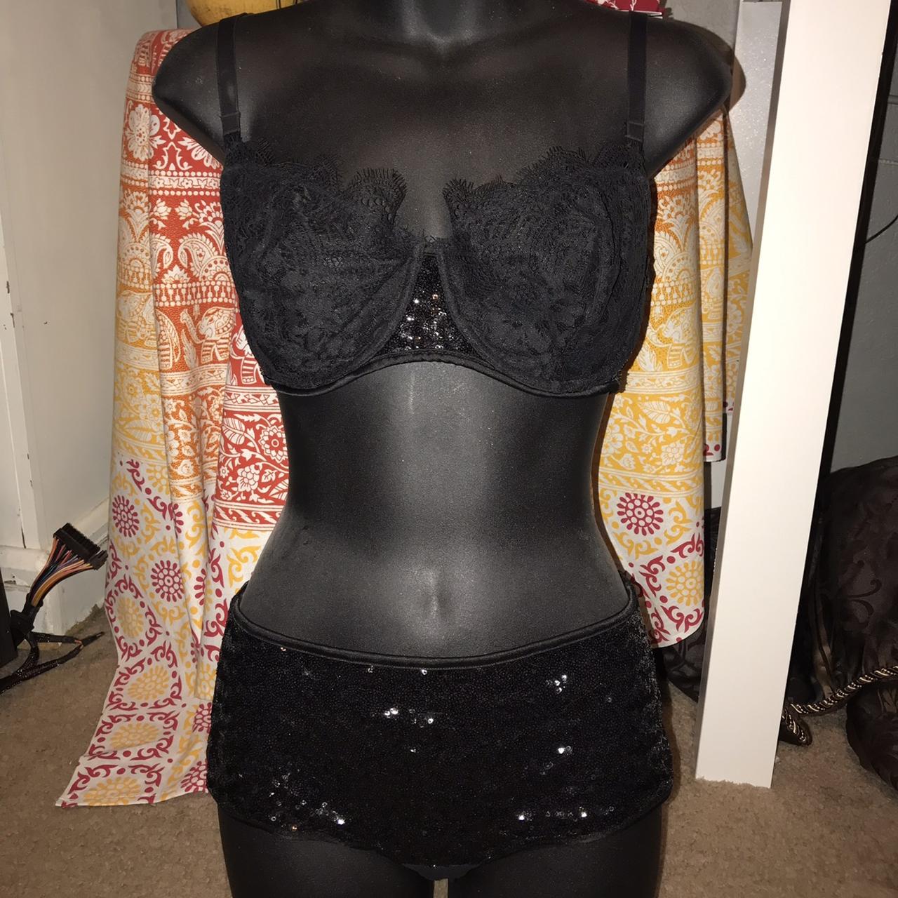 victoria's secret bra 32DDD fur straps SELLING FOR - Depop