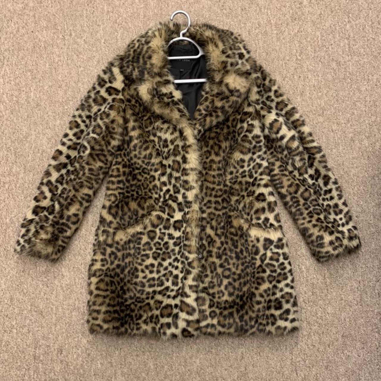 Faux fur New Look coat! Super warm - it has lining... - Depop