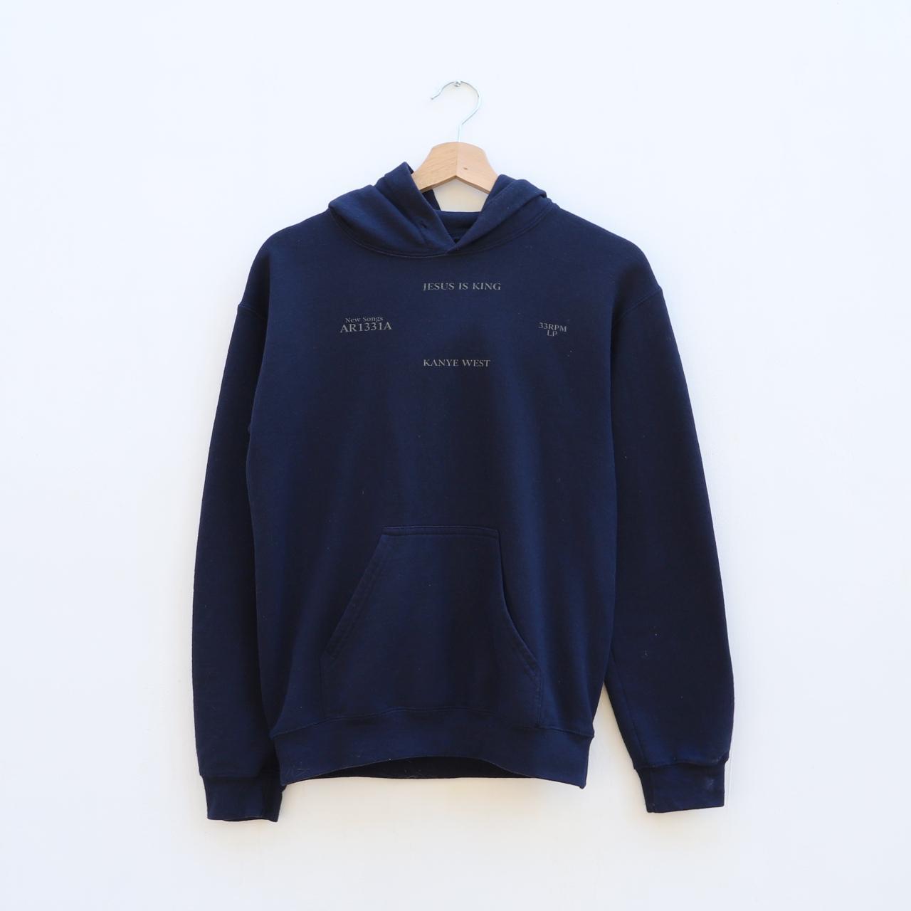Gildan Men's Navy Sweatshirt | Depop