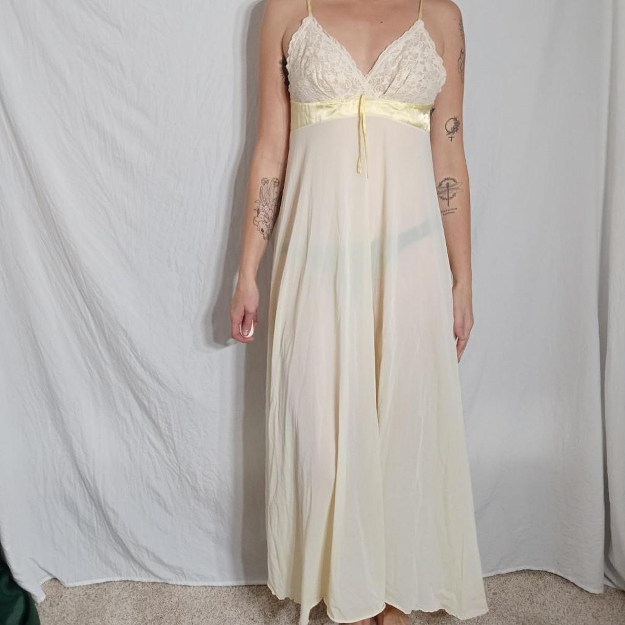 Long 1950’s 1960’s Canary Yellow Nightgown