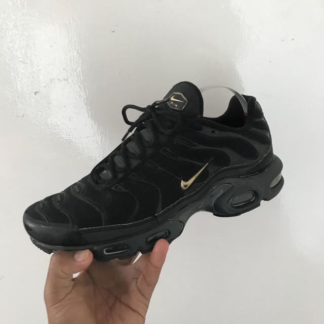 triple black tns gold tick