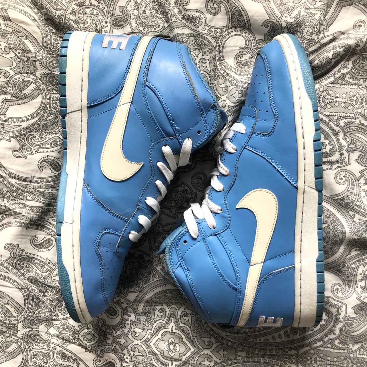 mens white and blue nike trainers